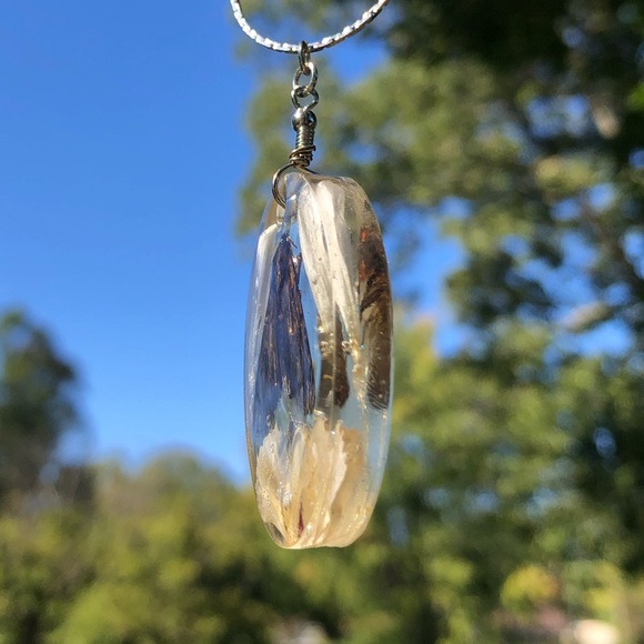 Handmade UV Resin Moth / Flower Necklace - Picture 7 of 16